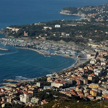 Casa Erika Fronte Mare Apartment